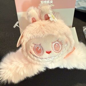MOKOKO plush hair clip